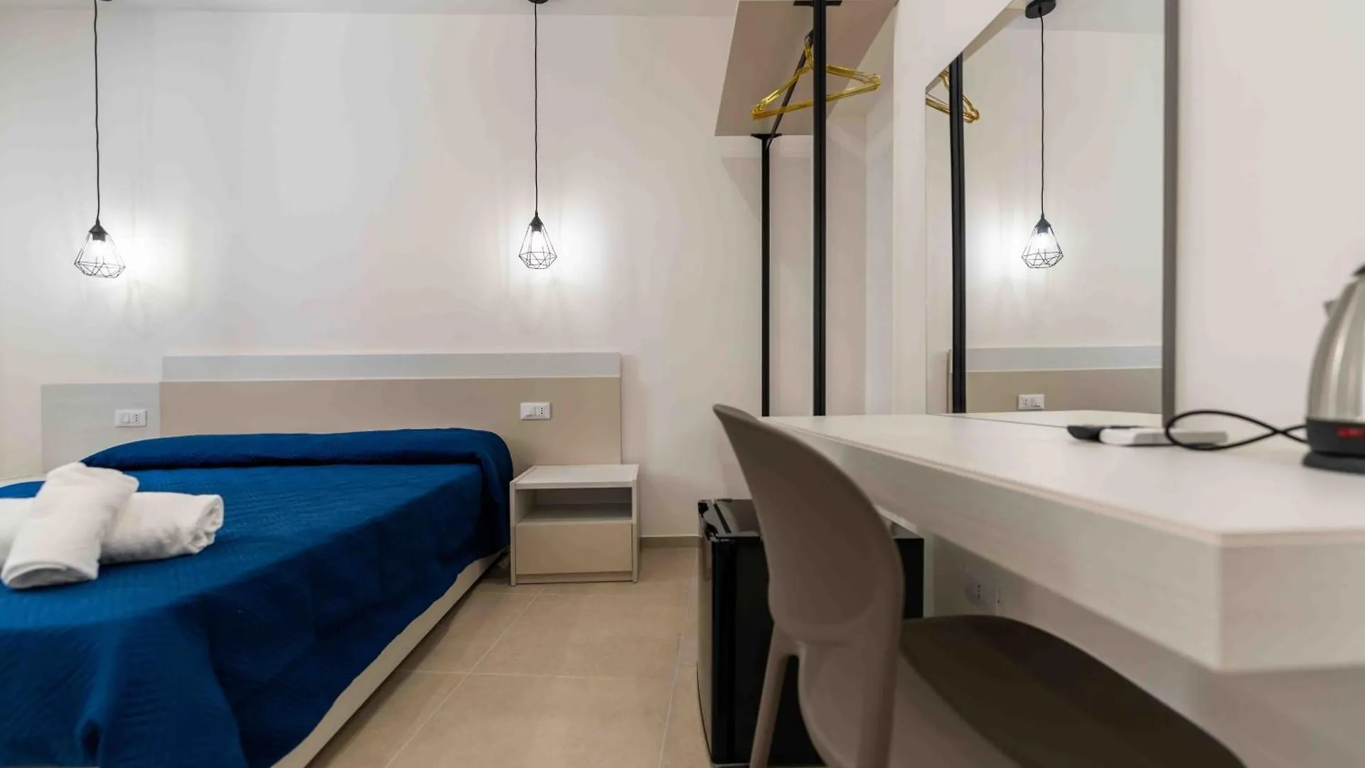 Nikelia Otel Cefalù 0*,