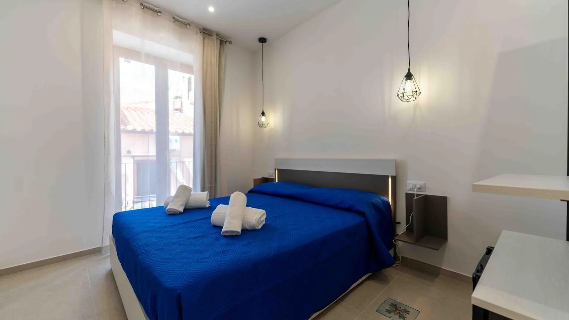 Konukevi Nikelia Otel Cefalù