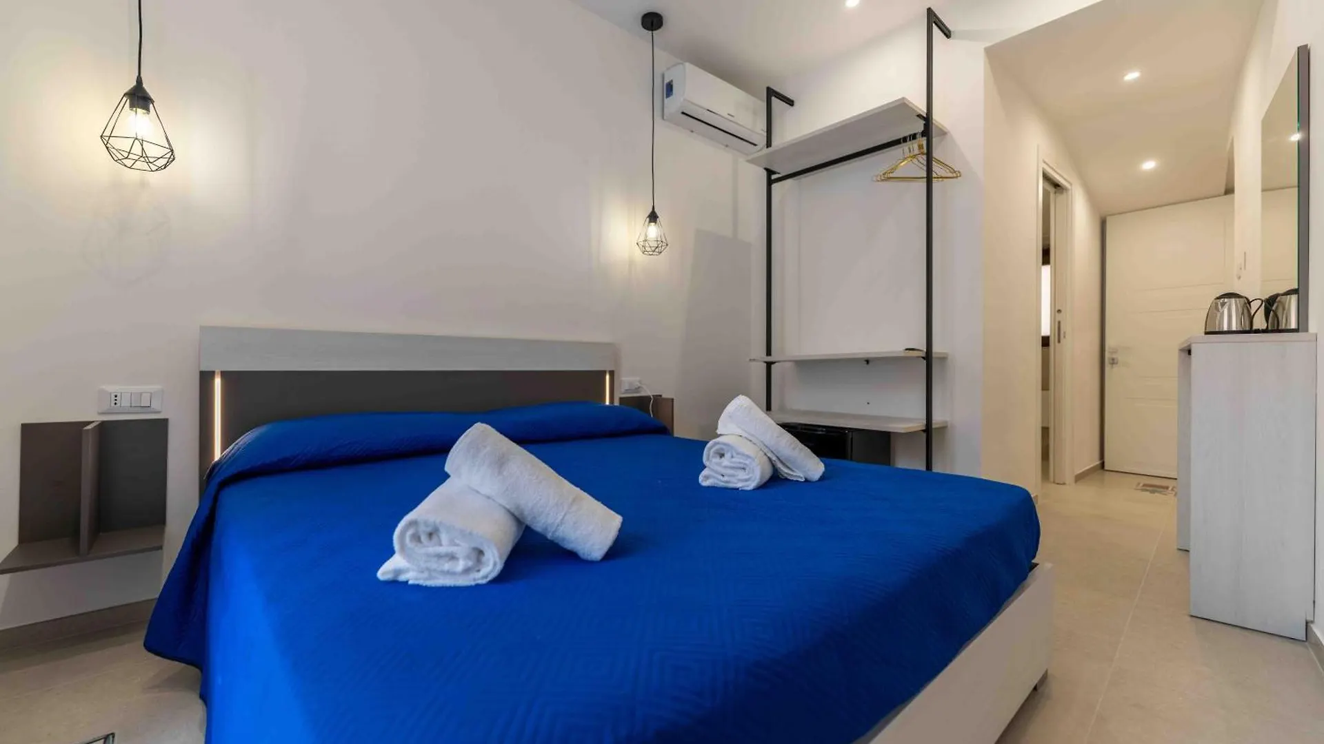 Nikelia Otel Cefalù 0*,