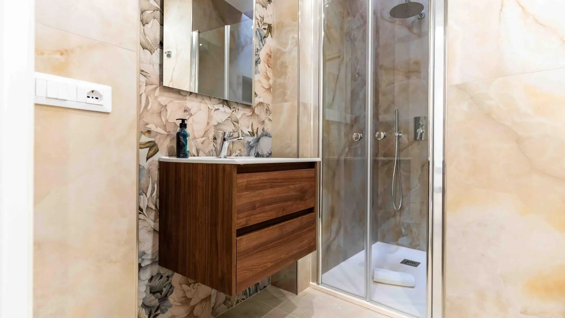 Konukevi Nikelia Otel Cefalù İtalya