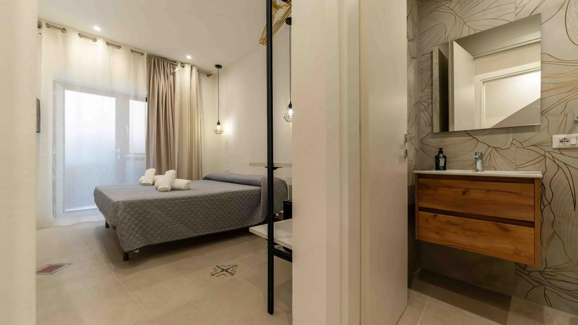 Konukevi Nikelia Otel Cefalù