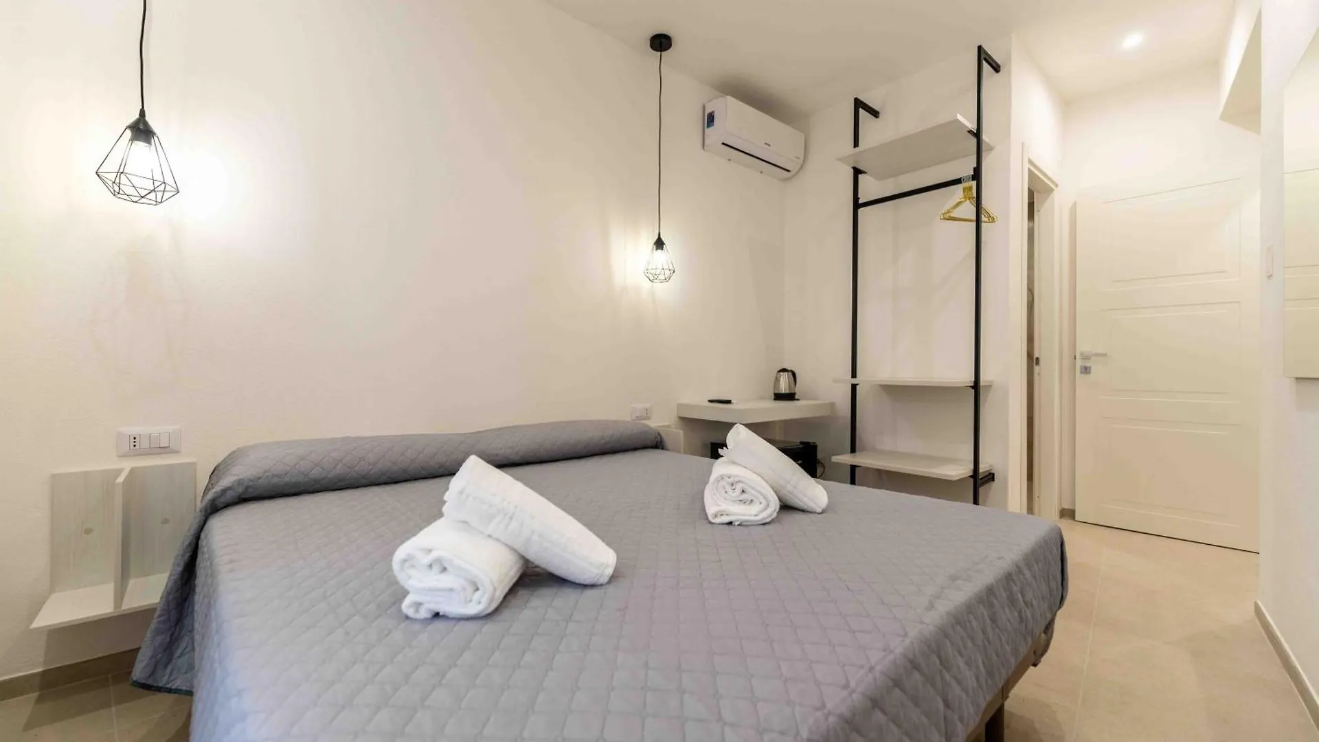 Konukevi Nikelia Otel Cefalù